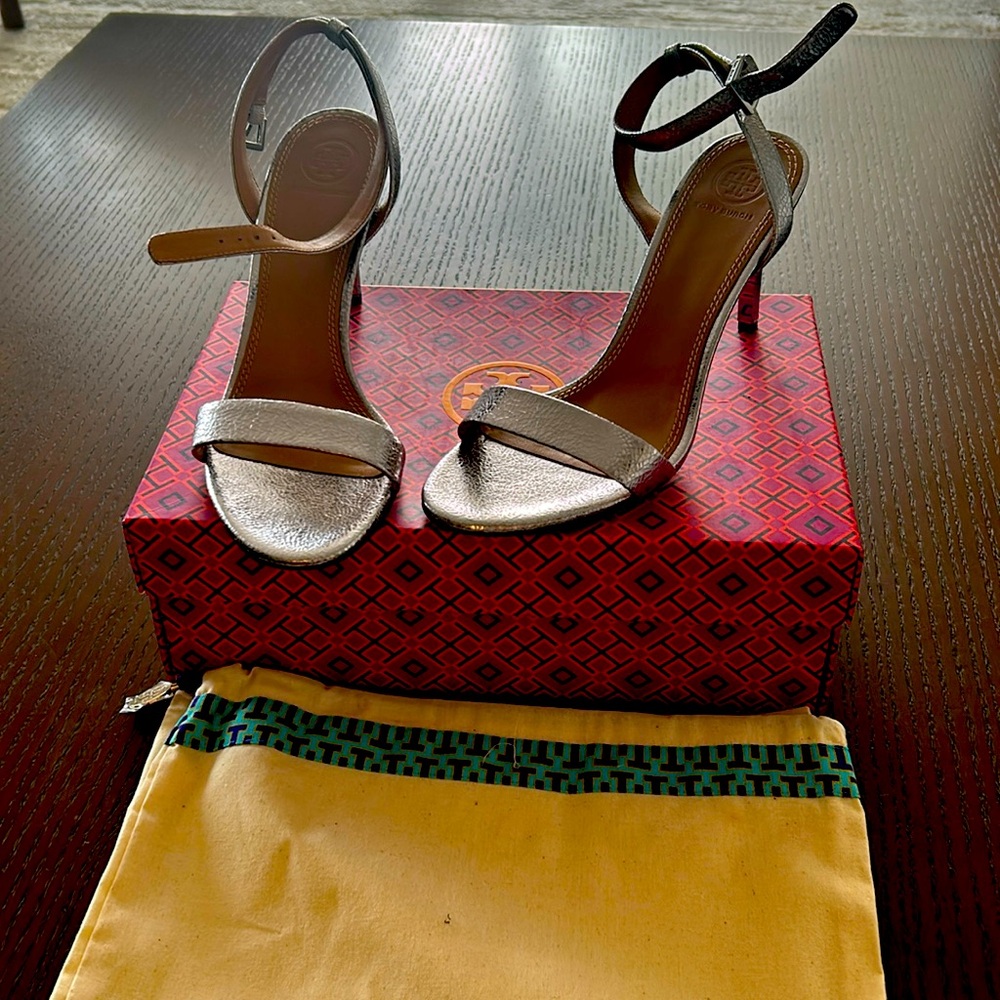 Tory Burch Elana ankle strap heels in PEWTER. Size 8.